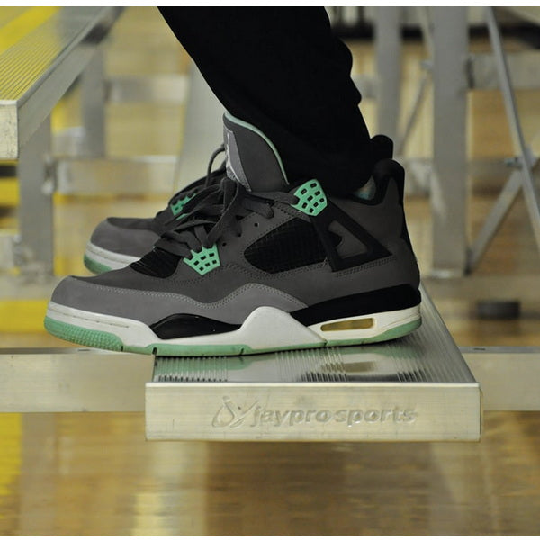 Bleacher - 27 ft. (2 Row - Single Foot Plank) - Tip & Roll Plank Close Up